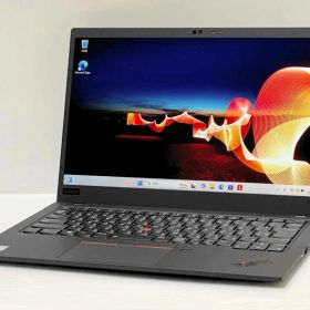 ほぼ新品 使用67h 第8世代Core i7 X1 Carbon Gen7