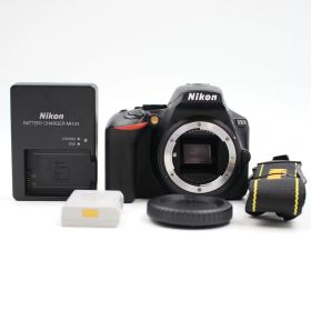 ■シャッター数1033枚！新品同様■ Nikon D5600 ボディ ブラック デジタル一眼レフカメラ ニコン