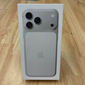 新品未開封 iPhone17ProMax 256Gb シルバー国内版SIMフリー