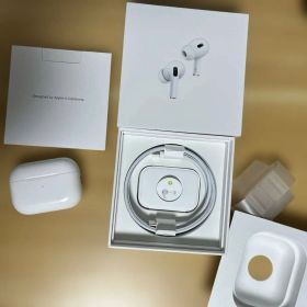 Apple AirPods Pro 2 lightning