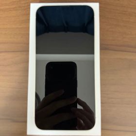 Apple iPhone 14 Plusのホワイトモデル