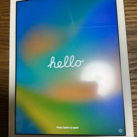 Apple iPad 第6世代 9.7インチ MR7G2J/A シルバー