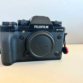 【美品 おまけ付き】FUJIFILM X-T3 ミラーレス一眼カメラ