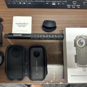 Insta360 ONE X2 本体とアクセサリー