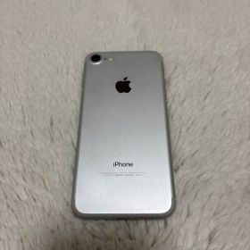 Apple iPhone 7 シルバー 本体