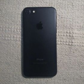 Apple iPhone 7 ブラック 本体