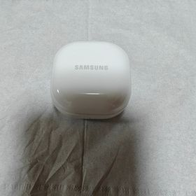 サムスン(SAMSUNG)のSAMSUNG サムスン Galaxy Buds2 ワイヤレス イヤホンホワイト(ヘッドフォン/イヤフォン)