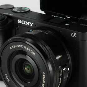 子どもの2度と戻らない瞬間を美しく、最高カメラ SONY α6400 ミラーレス
