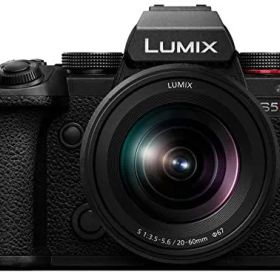 【中古】パナソニック(Panasonic) パナソニック フルサイズミラーレス一眼カメラ S5M2K 標準ズームレンズキット ブラック DC-S5M2K