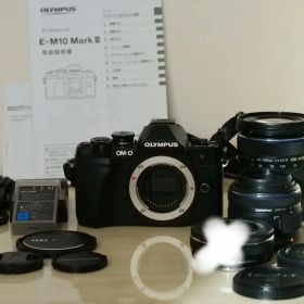 OLYMPUS E-M10 Mark III ミラーレス一眼
