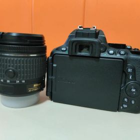 Nikon D5600 デジタル一眼レフカメラ