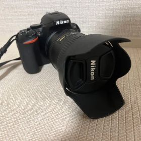 Nikon D5600 + AF-S 18-200mm VR