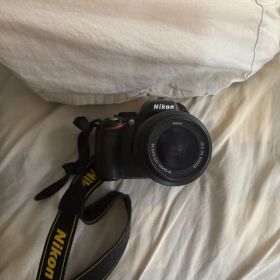 Nikon デジタル一眼レフカメラ 標準ズームレンズ付き D5100