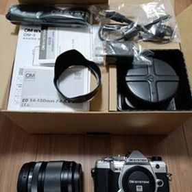 【美品】OM SYSTEM OM-5 14-150mm II レンズキット シルバー ミラーレス一眼カメラ