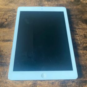 初代Apple iPad Air 9.7インチ シルバー 本体
