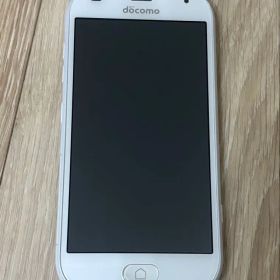 ドコモf-42a白f42aアンドロイドらくらくスマートフォンdocomoジャンク