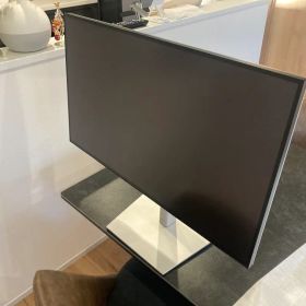 Dell U2723QE デジタルハイエンド 27 インチ 4K USB-C