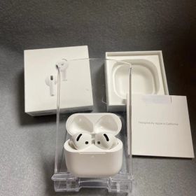 美品 AirPods 第4世代 ノイズキャンセリング搭載モデル MXP93J/A