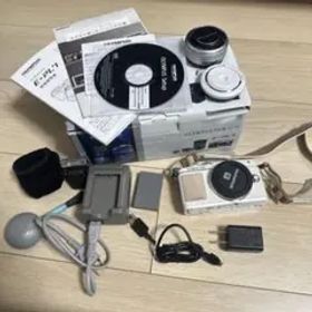 OLYMPUS PEN E-PL7 ミラーレスカメラ レンズ2本