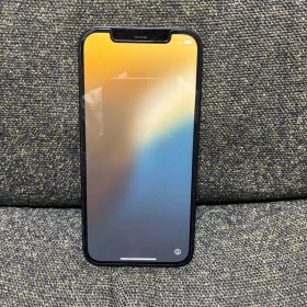 Apple iPhone 12 ブラック ケース付き