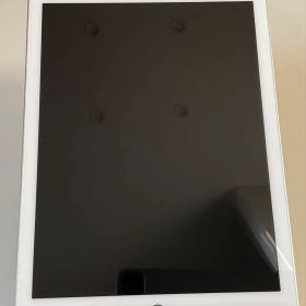 Apple iPad (第6世代) 32GB シルバー Wi-Fiモデル