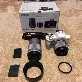 ★Canon EOS Kiss M ダブルズームキット ミラーレスカメラ★