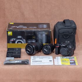 Nikon ニコン D5600 ダブルズームキット ＜撮影枚数7675枚＞ デジタル一眼レフカメラ