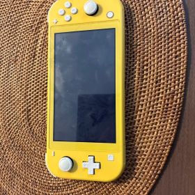 Nintendo Switch Lite イエロー