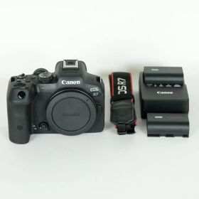 [美品｜バッテリー2個付] Canon EOS R7 [ボディ] / キヤノンRFマウント