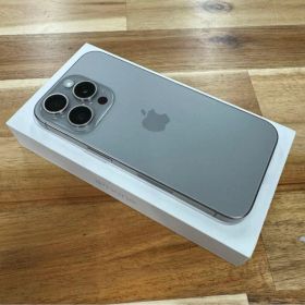 美品 iPhone 15 Pro 128gb SIMフリー版
