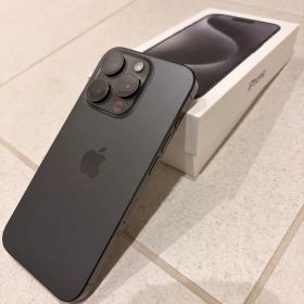 Apple iPhone 15Pro ブラックチタニウム 本体 タイムセール中