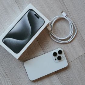 Apple iPhone 15 Pro ホワイト 本体 未使用品 256GB