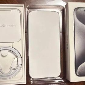 新品交換品 iPhone 15 Pro 256GB ホワイトチタニウム