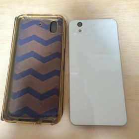 docomo スマートフォン アローズbef04k本体 ホワイト ケース付き