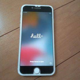 Apple iPhone 7 シルバー 本体