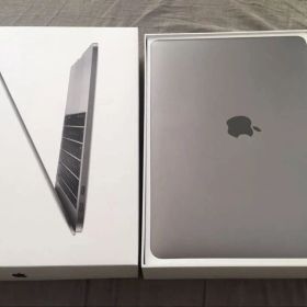 【美品MacBookPro13インチMPXQ2J/A2017(充電回数30以下)