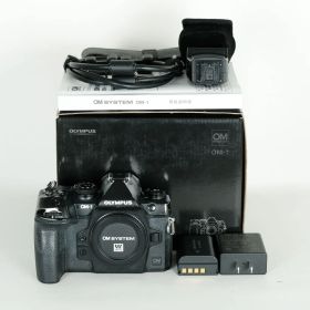 [並品｜シャッター数2,500回] OM SYSTEM OM-1 [ボディ] / マイクロフォーサーズマウント