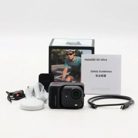 Insta360 GO Ultra スタンダードバンドル CINSABEA-GOUltra02 ミッドナイトブラック – 超小型4Kアクションカメラ / 手ブレ補正 / 防水 / Vlog・旅行・アウトドア・スポーツ撮影に最適【中古】