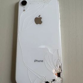 iPhoneXR 64GB ホワイト ジャンク品 画面割れ 背面破損 動作良好