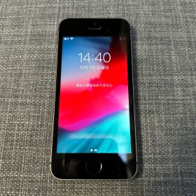 Apple iPhone SE スペースグレー 本体