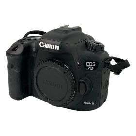 Canon キヤノン EOS 7D Mark II ボディ EF-S 18-135mm F3.5-5.6 IS STM レンズセット デジタル一眼レフカメラ 中古 N10632254
