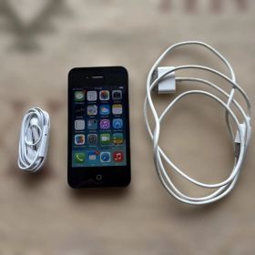 iPhone 4 32GB 海外品