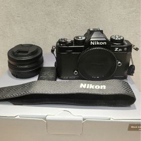 ニコン(Nikon)のNikon zfc レンズキット シャッター数2100回！(ミラーレス一眼)