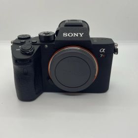 Sony デジタル一眼 α7R III ILCE-7RM3 ボディ ブラック 美品 動作確認済【全額返金保証】【最速発送】
