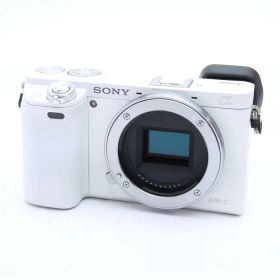 【中古】 《並品》 SONY α6000ボディ ILCE-6000 ホワイト 【液晶モニター部品交換/各部点検済】 [ デジタルカメラ ]