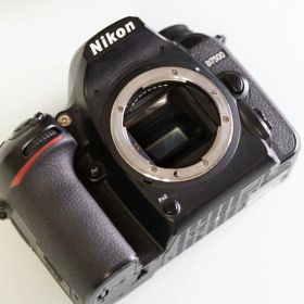 Nikon D7500デジタル一眼レフカメラ