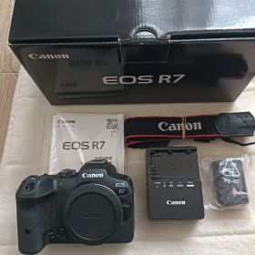 美品 Canon EOS R7 ボディ＋おまけ