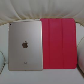 アイパッド(iPad)のApple iPad Air 2 64GB ゴールド 赤カバー付き(タブレット)