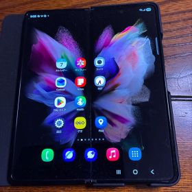 Samsung Galaxy Z Fold 3 256GB ブラックau 版