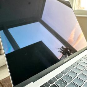 MacBook Air 2018 13インチ 8GB / 128GB シルバー